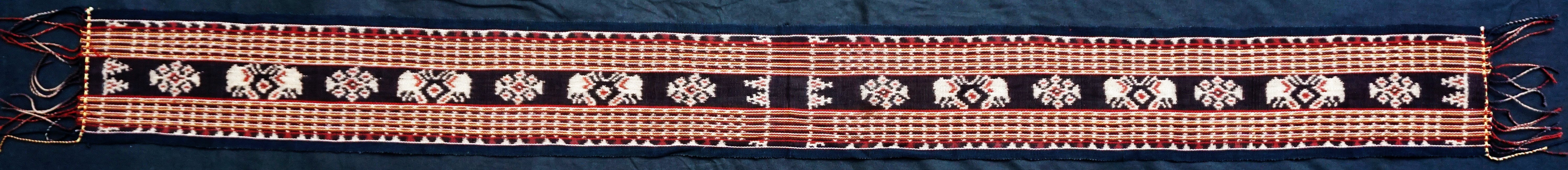 Tewuni Rai Savu - Savu shoulder cloth Selendang worapi huri wo dilu