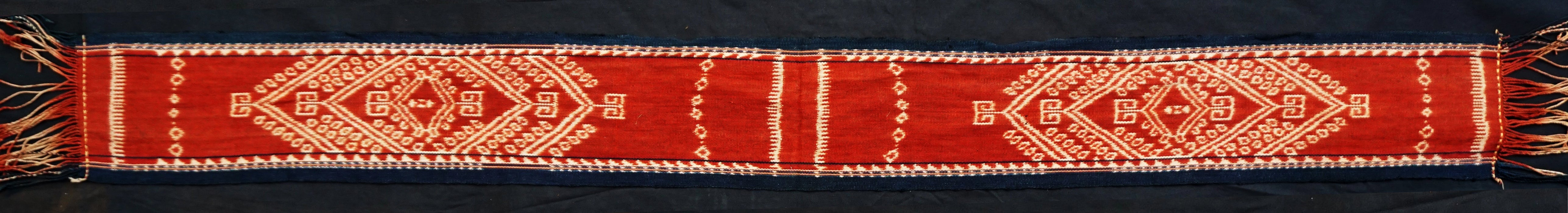 Tewuni Rai Savu - Shoulder cloth Selendang