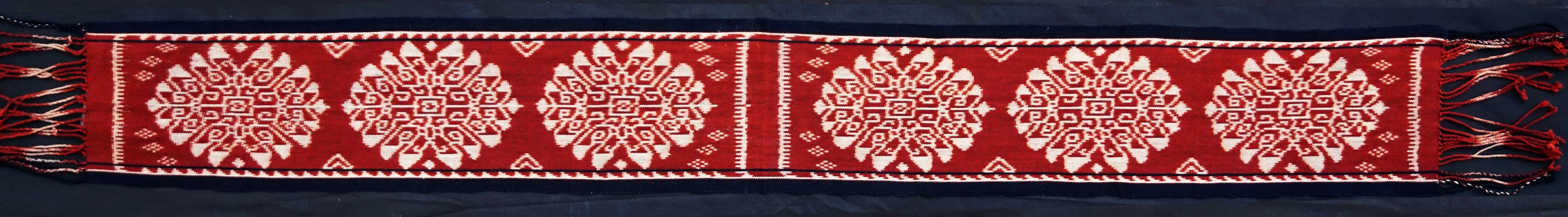 Tewuni Rai Savu - Shoulder cloth Selendang