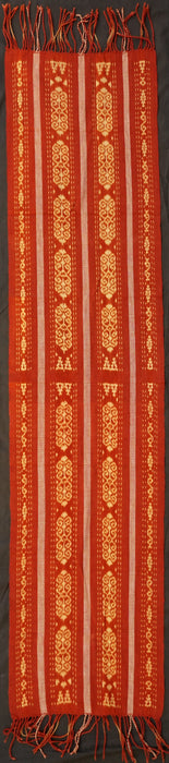 Tewuni Rai Savu - Shoulder cloth with 2 bands of motif keware Hawu hi’i wod’ue  huri keware Hawu
